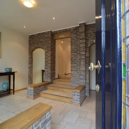 Near The Belgian Border شقة